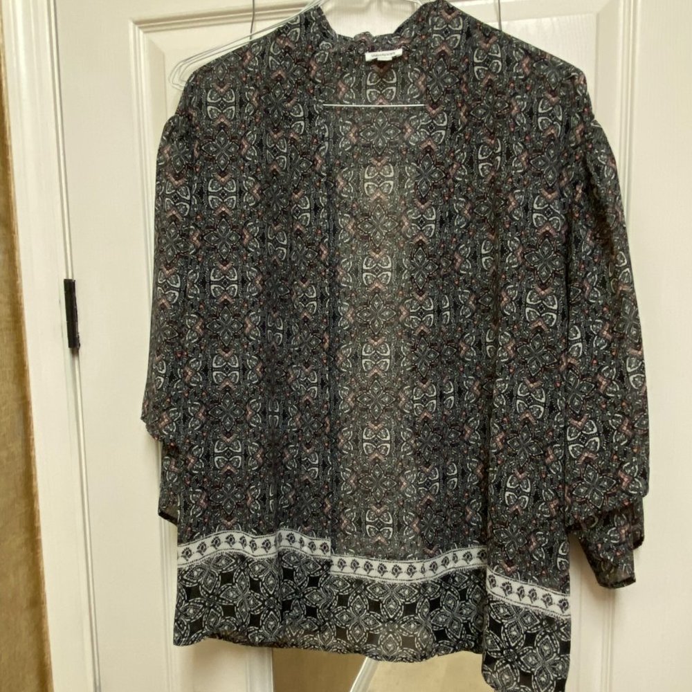Dressbarn Westport Lightweight Kimono Size S with Bell Sleeves